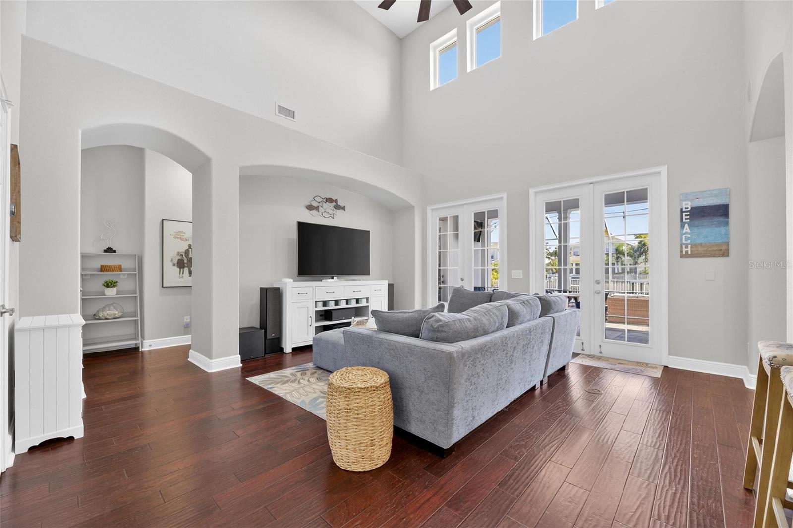 MIRABAY PH 3B-2 - Residential