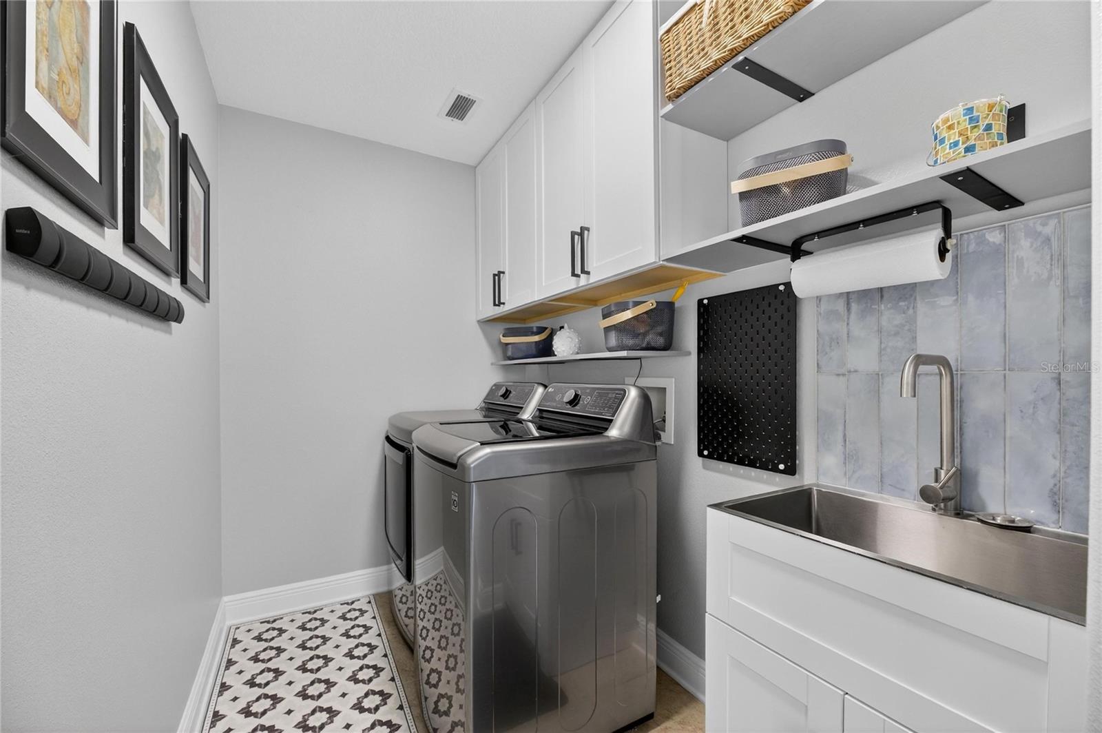 MIRABAY PH 3B-2 - Residential