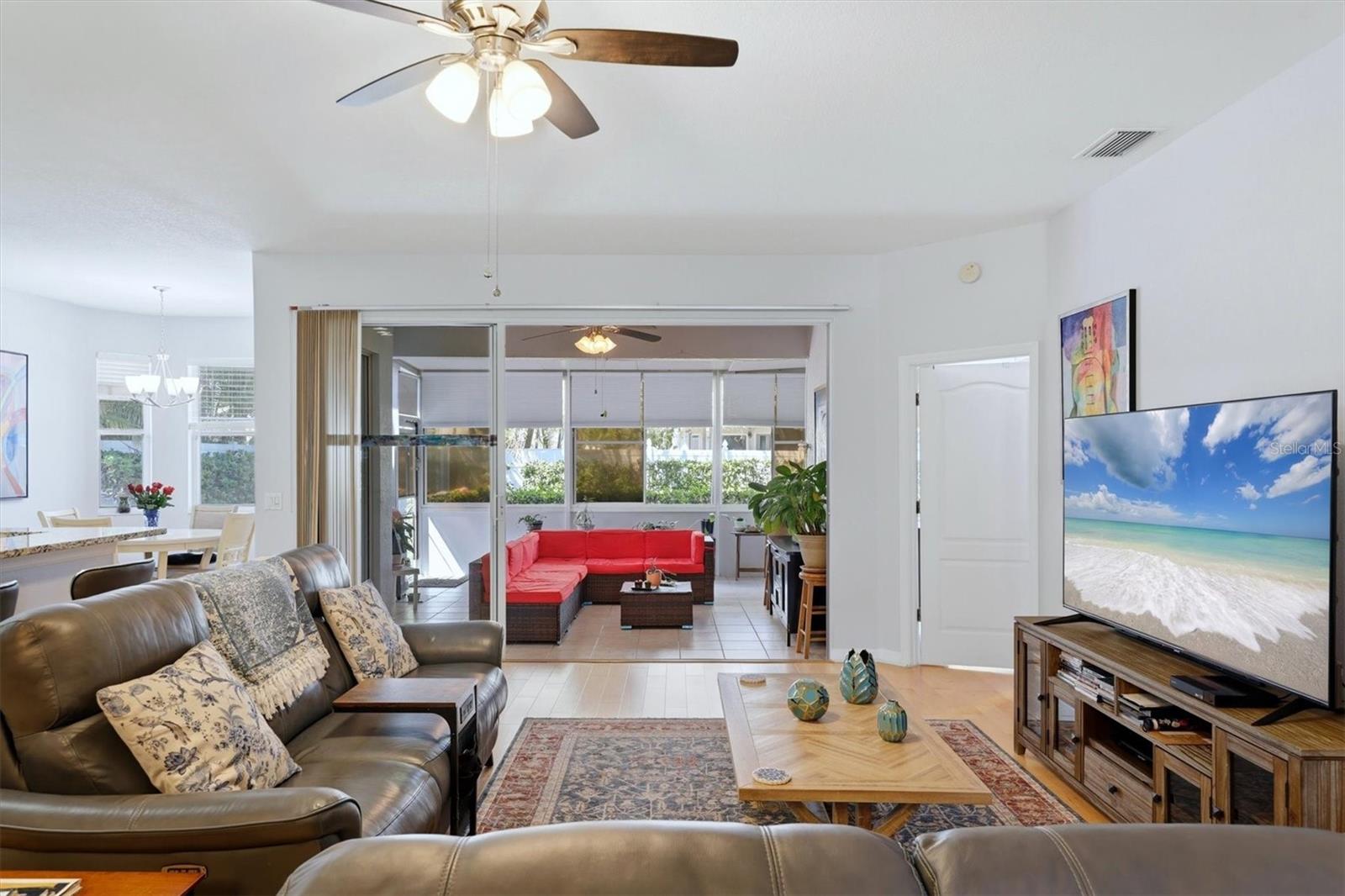 CARLYLE AT VILLAGE OF PALM AIRE UN 1 - Residential