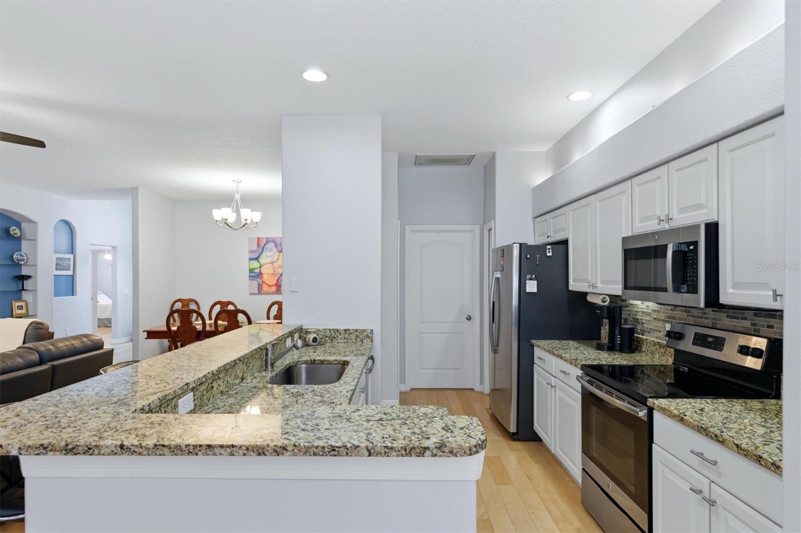 CARLYLE AT VILLAGE OF PALM AIRE UN 1 - Residential