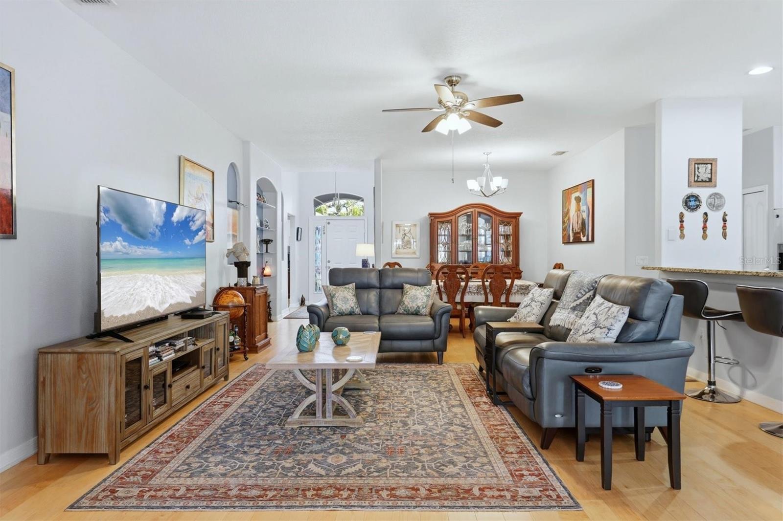 CARLYLE AT VILLAGE OF PALM AIRE UN 1 - Residential