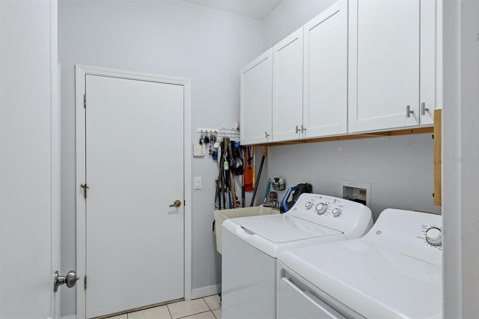 CARLYLE AT VILLAGE OF PALM AIRE UN 1 - Residential