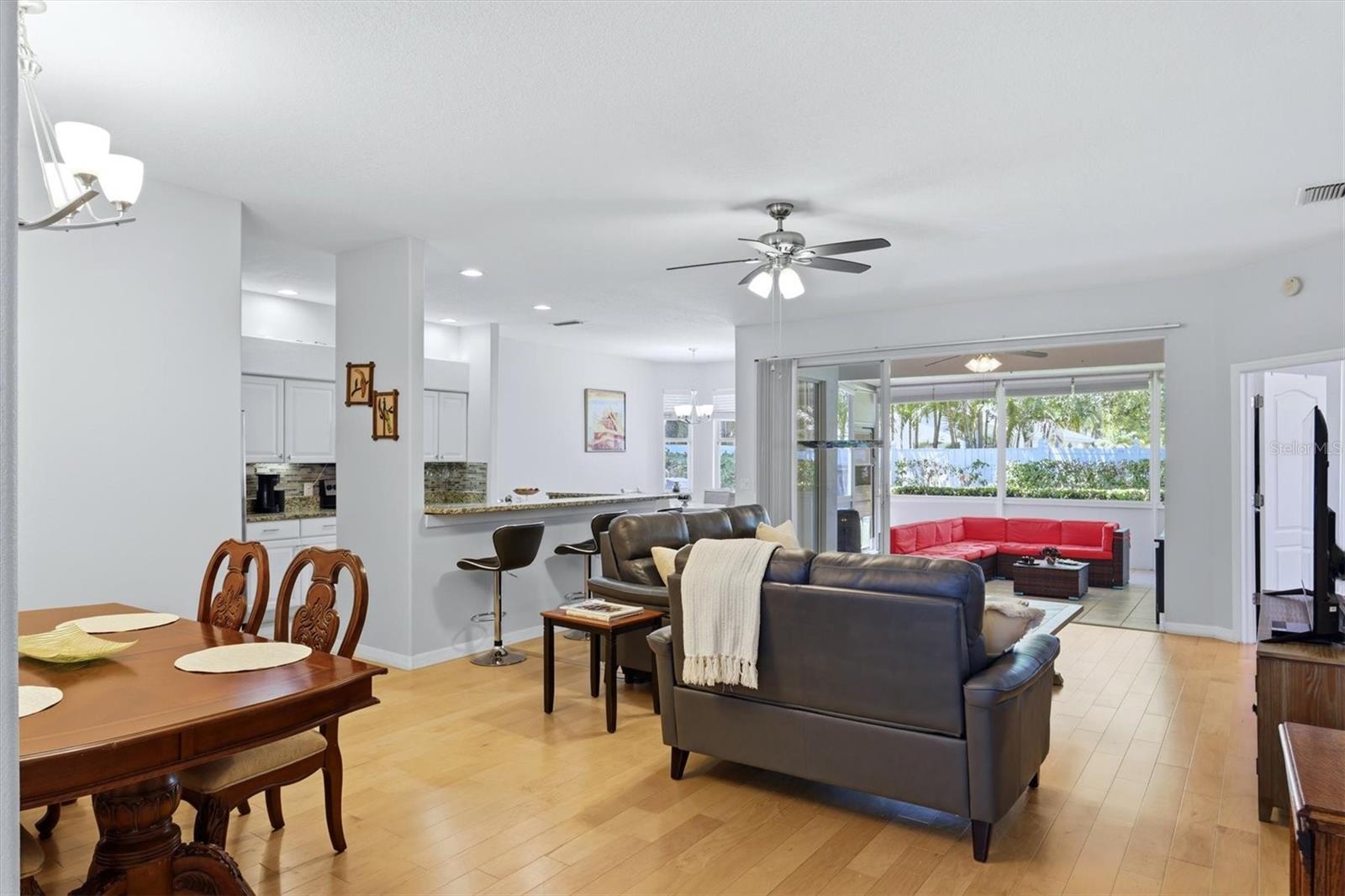 CARLYLE AT VILLAGE OF PALM AIRE UN 1 - Residential