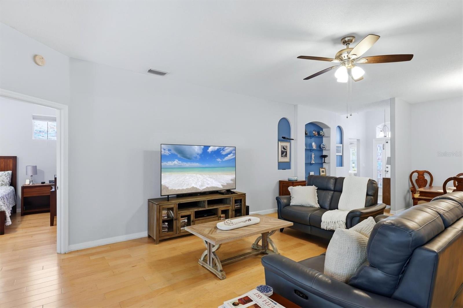 CARLYLE AT VILLAGE OF PALM AIRE UN 1 - Residential