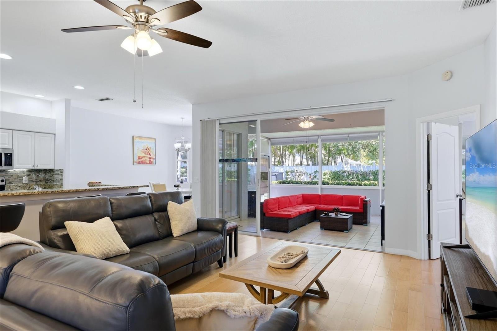 CARLYLE AT VILLAGE OF PALM AIRE UN 1 - Residential