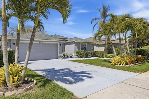 Photo of 6726 W Country Club Lane, Sarasota, FL 34243 (MLS # A4686098)