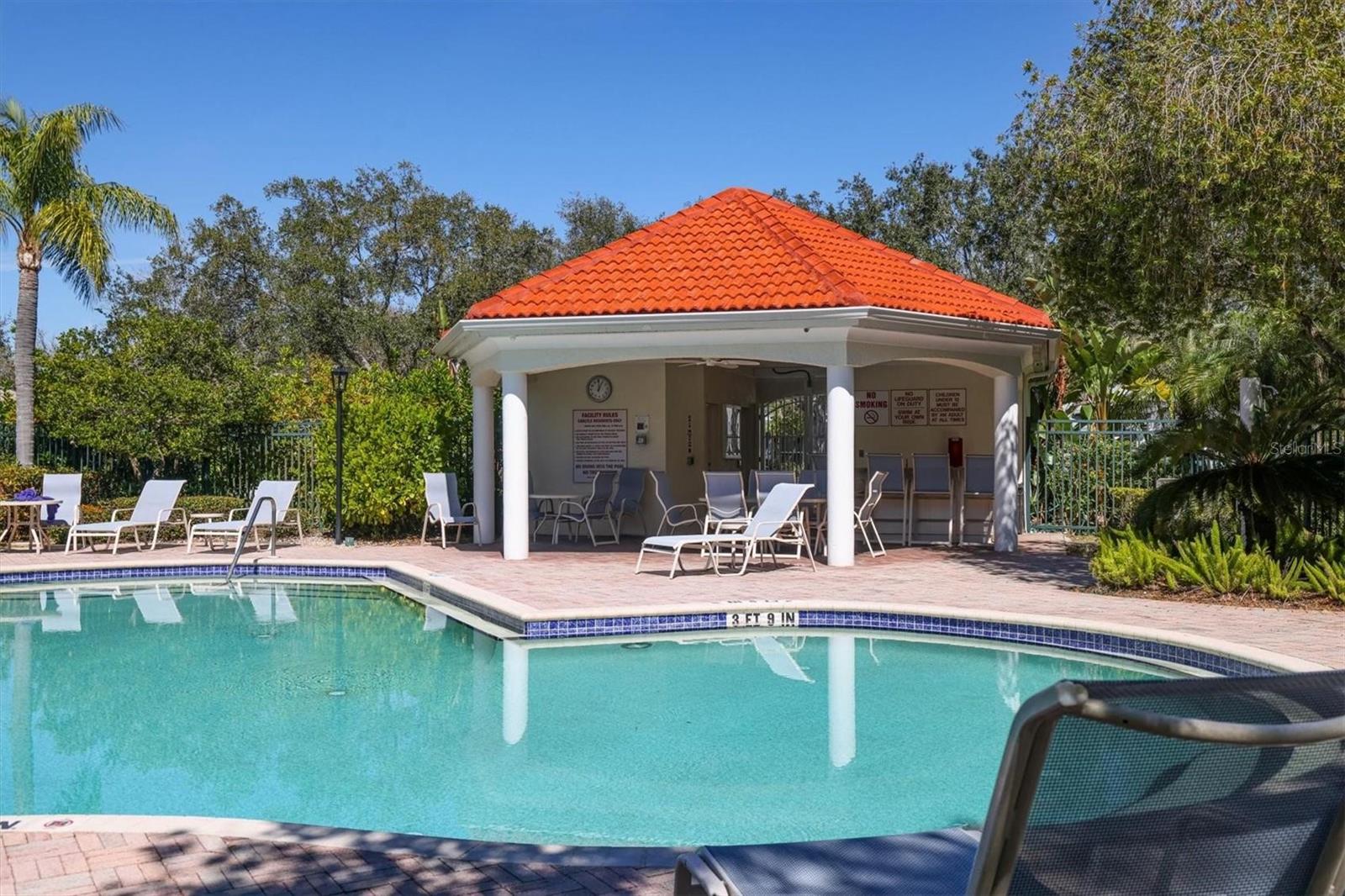 CARLYLE AT VILLAGE OF PALM AIRE UN 1 - Residential