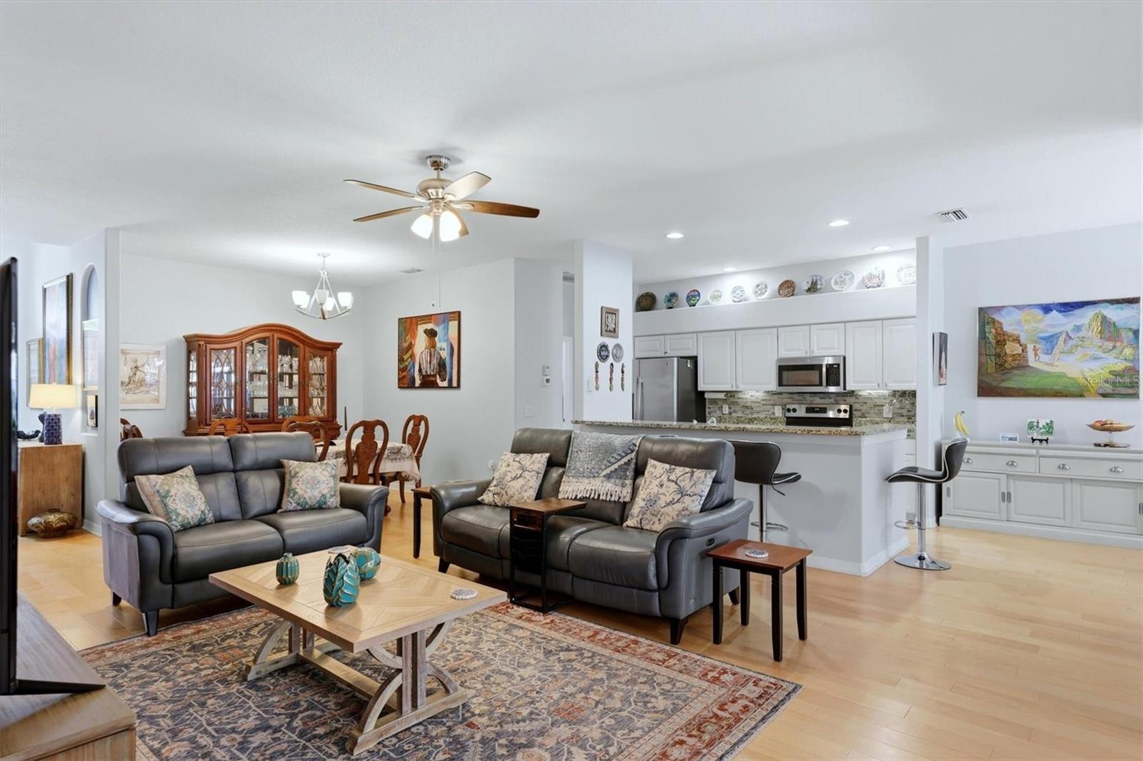 CARLYLE AT VILLAGE OF PALM AIRE UN 1 - Residential