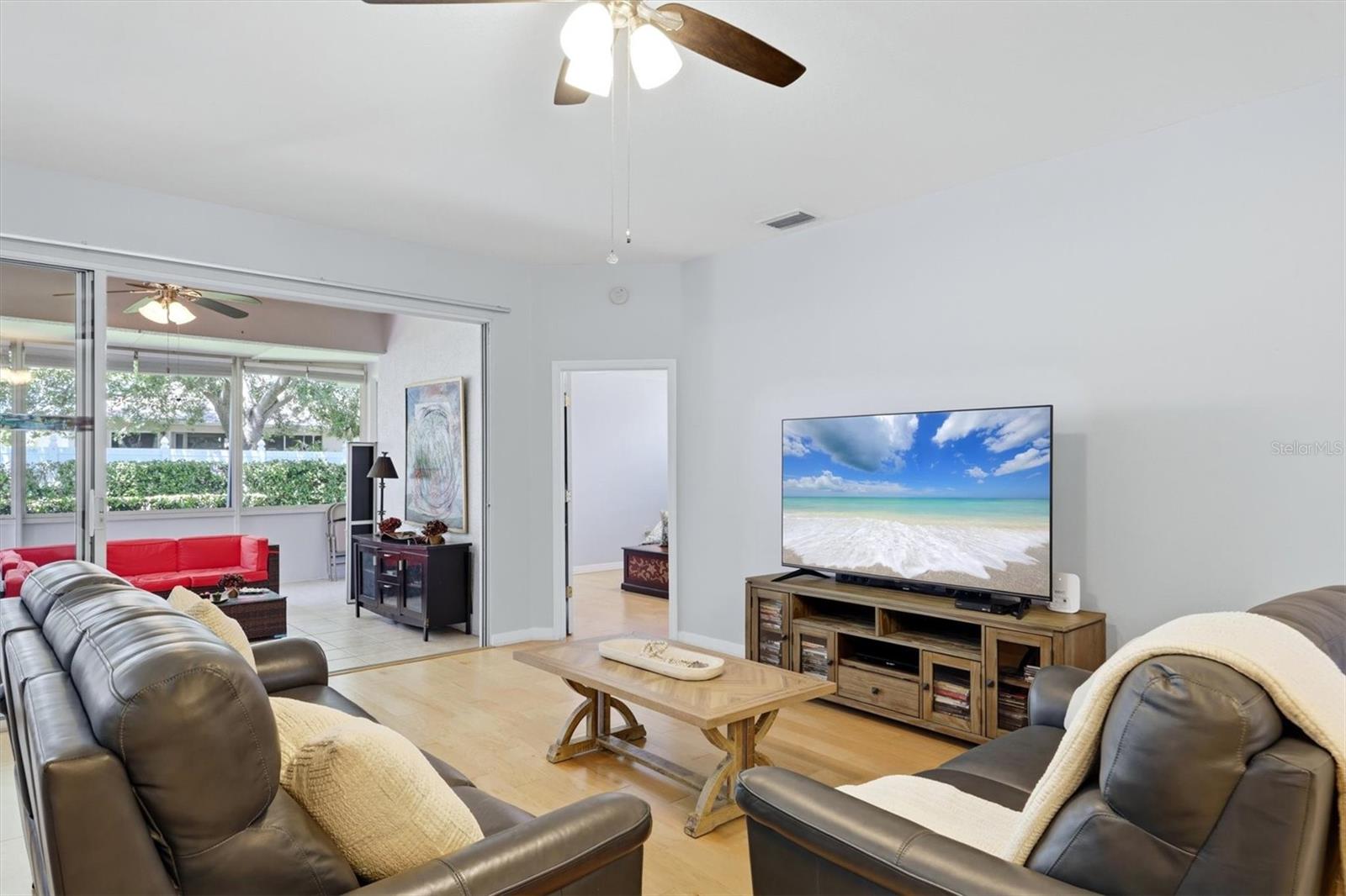 CARLYLE AT VILLAGE OF PALM AIRE UN 1 - Residential