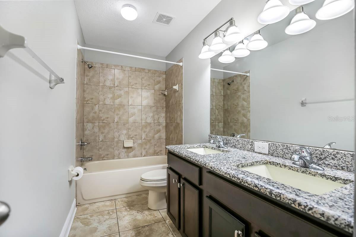 STARLING AT FISHHAWK PHASE 1B-1 - Residential Lease