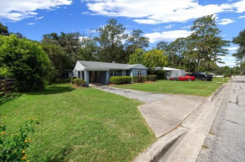 Tiny photo for 1142 NE 8th Street, Ocala, FL 34470 (MLS # OM727134)