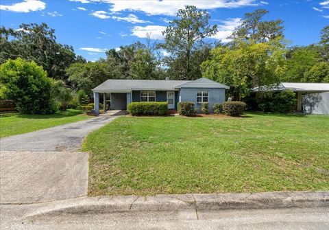 Tiny photo for 1142 NE 8th Street, Ocala, FL 34470 (MLS # OM727134)