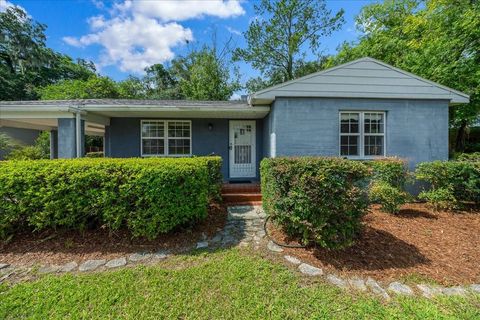Tiny photo for 1142 NE 8th Street, Ocala, FL 34470 (MLS # OM727134)