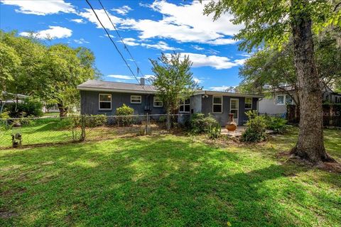Tiny photo for 1142 NE 8th Street, Ocala, FL 34470 (MLS # OM727134)