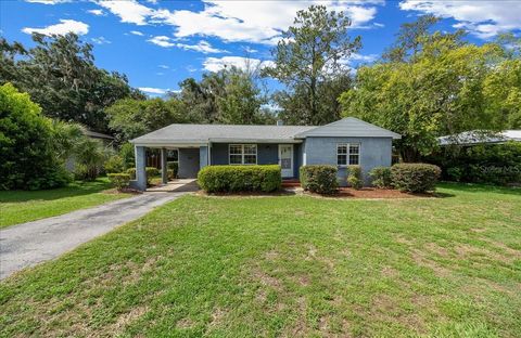 Photo of 1142 NE 8th Street, Ocala, FL 34470 (MLS # OM727134)