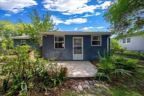Tiny photo for 1142 NE 8th Street, Ocala, FL 34470 (MLS # OM727134)