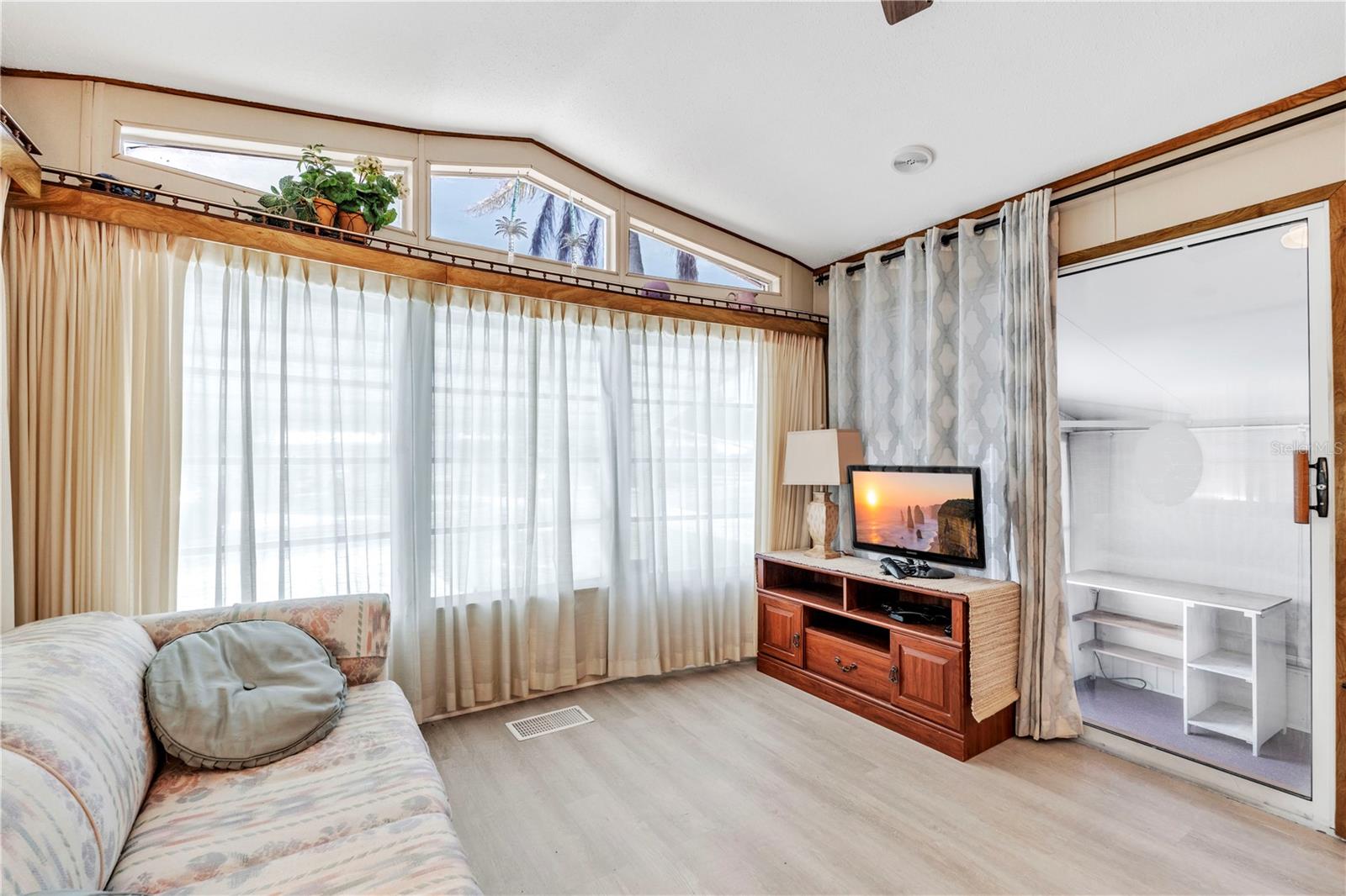 KINGS GATE SEC I - Residential
