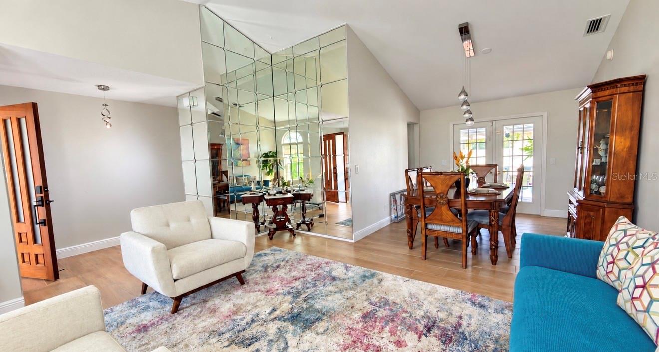 8112 GOLDEN BEAR LOOP