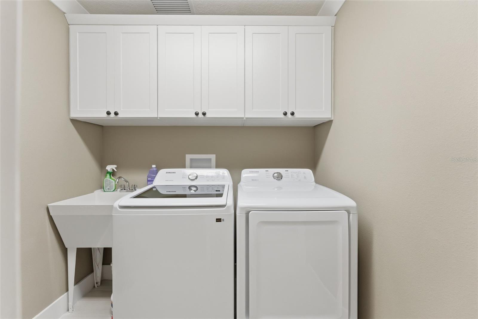 VILLAGES/SOUTHERN OAKS AVA VILLAGE - Residential