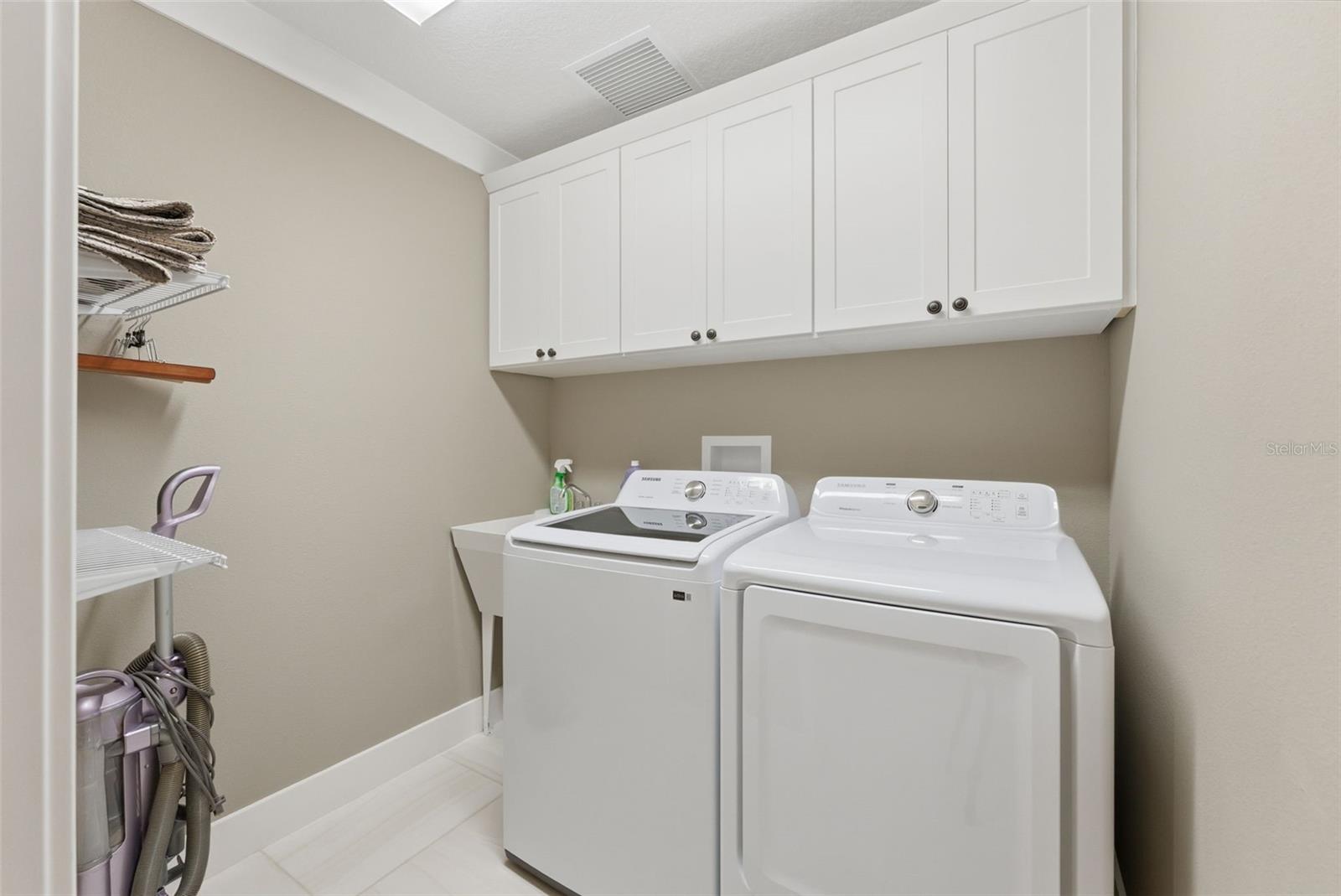 VILLAGES/SOUTHERN OAKS AVA VILLAGE - Residential