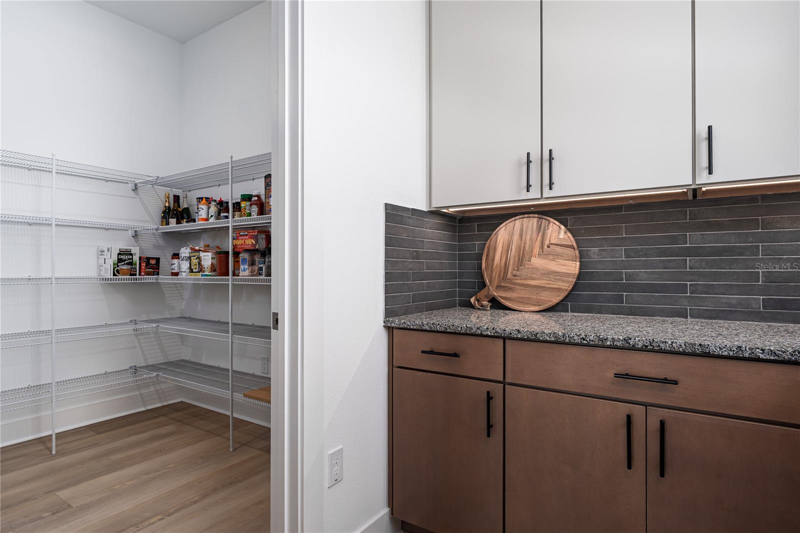 PARRISH LAKES - Residential Lease