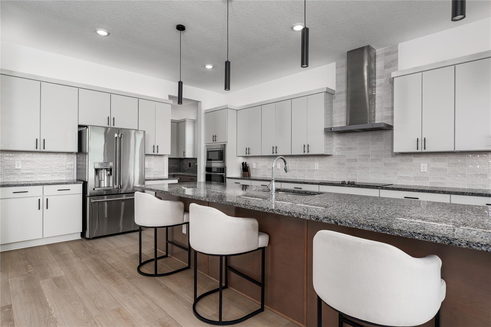 PARRISH LAKES - Residential Lease