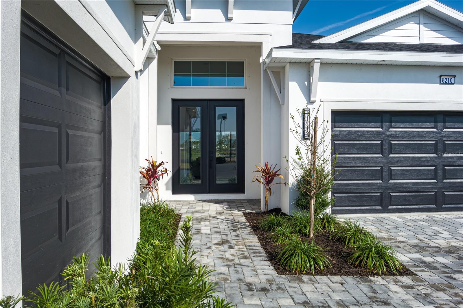 PARRISH LAKES - Residential Lease