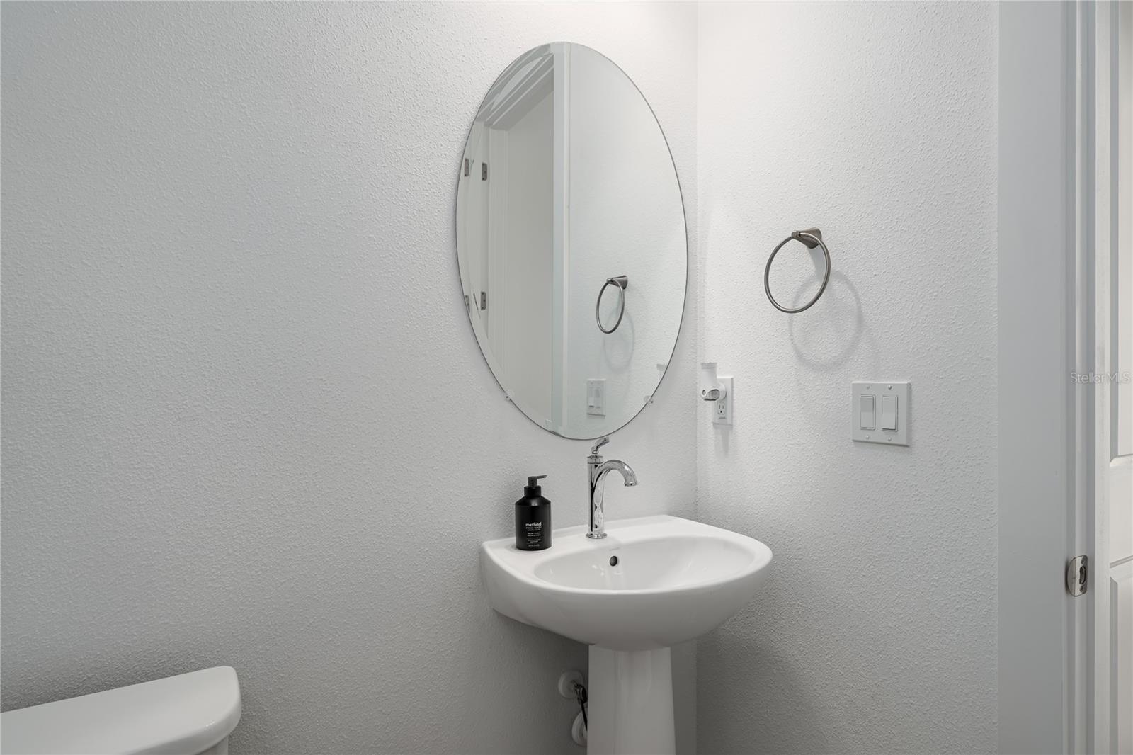 PARRISH LAKES - Residential Lease