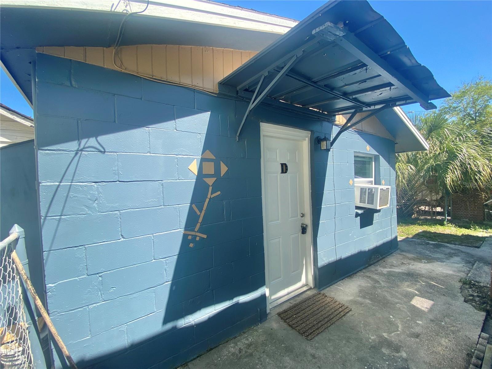Available for Rent 8/19/2025! Cozy one bedroom one bathroom apartment available for immediate occupancy. This unit features vinyl plank flooring throughout, stainless steel appliances, and granite countertops. Washer/Dryer included! Great location! close to UT, downtown, and the Raymond James Stadium. Walking distance to MacFarlane Park. Water, sewer, trash, and pest control are included. $75 application fee per person 18 years or older. Our minimum qualifications include stable rental history, credit score of at least 600, verifiable monthly gross income equal to 3x the amount of monthly rent, and no evictions. Call today to schedule a tour!