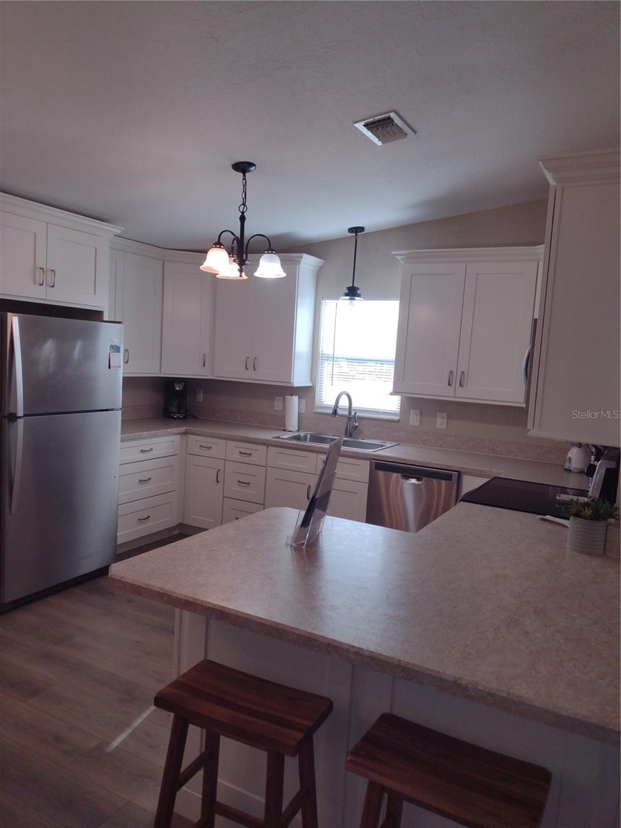 LADY LAKE ORANGE BLOSSOM GARDENS UNIT 09 - Residential Lease