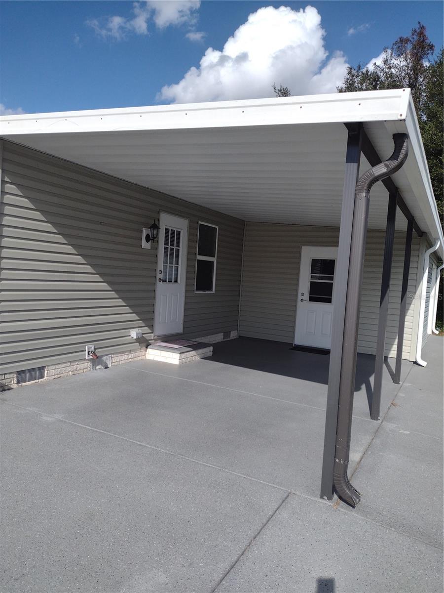 LADY LAKE ORANGE BLOSSOM GARDENS UNIT 09 - Residential Lease