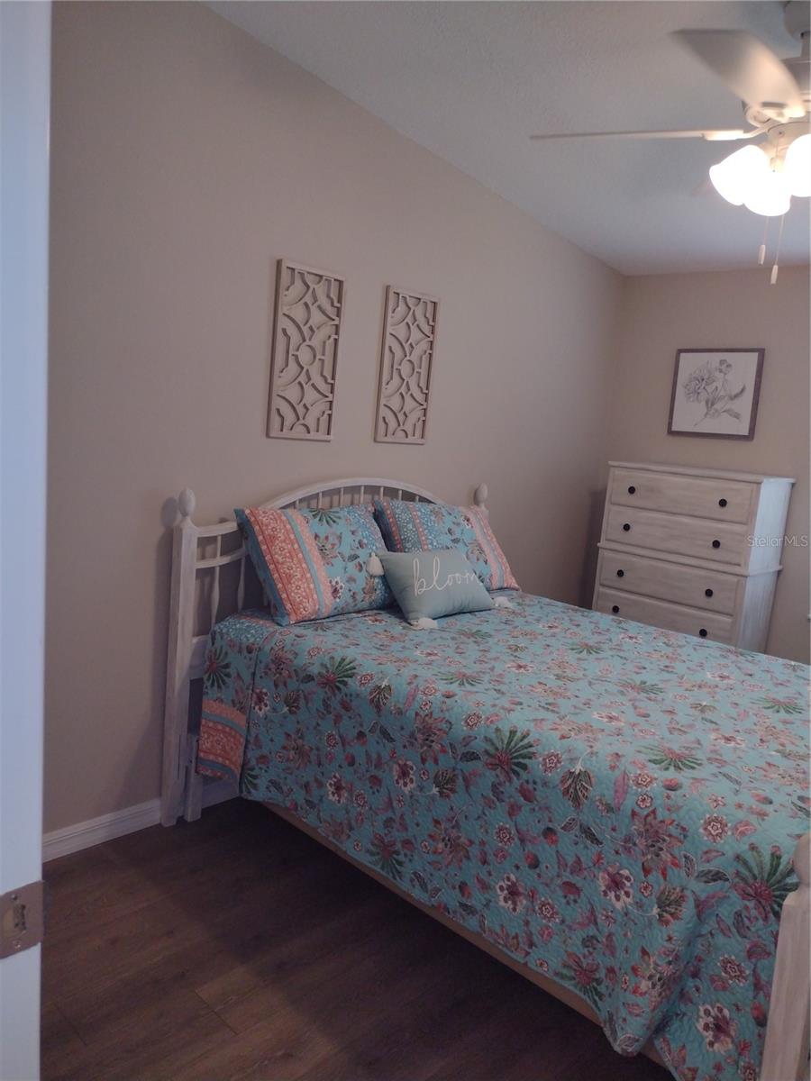 LADY LAKE ORANGE BLOSSOM GARDENS UNIT 09 - Residential Lease