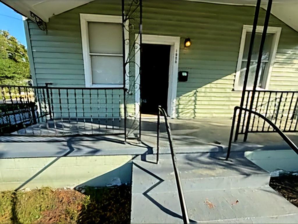 Photo of 1002 E 14th Avenue, Tampa, FL 33605 (MLS # TB8441737)