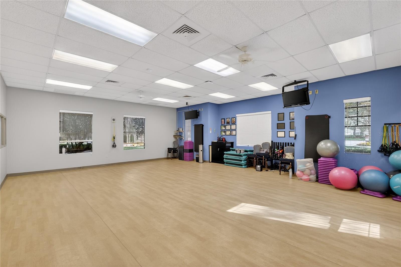 ARLINGTON RIDGE - Residential