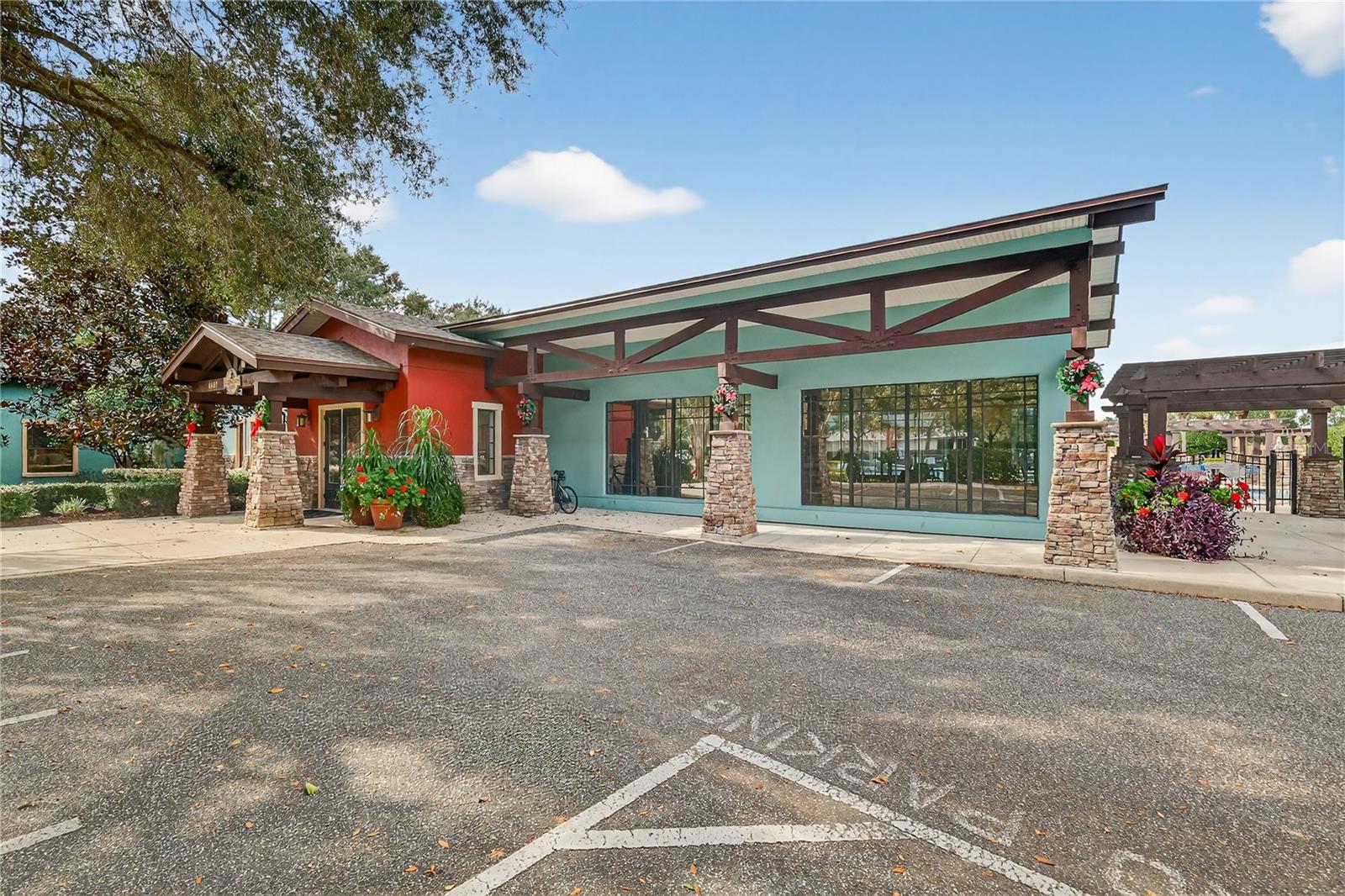 ARLINGTON RIDGE - Residential