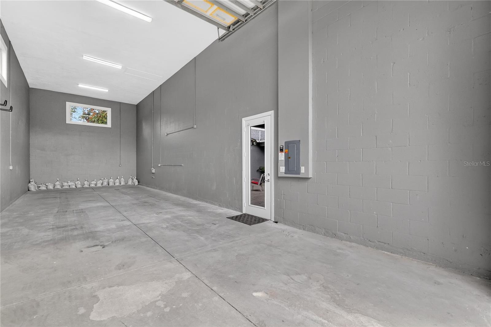 ARLINGTON RIDGE - Residential