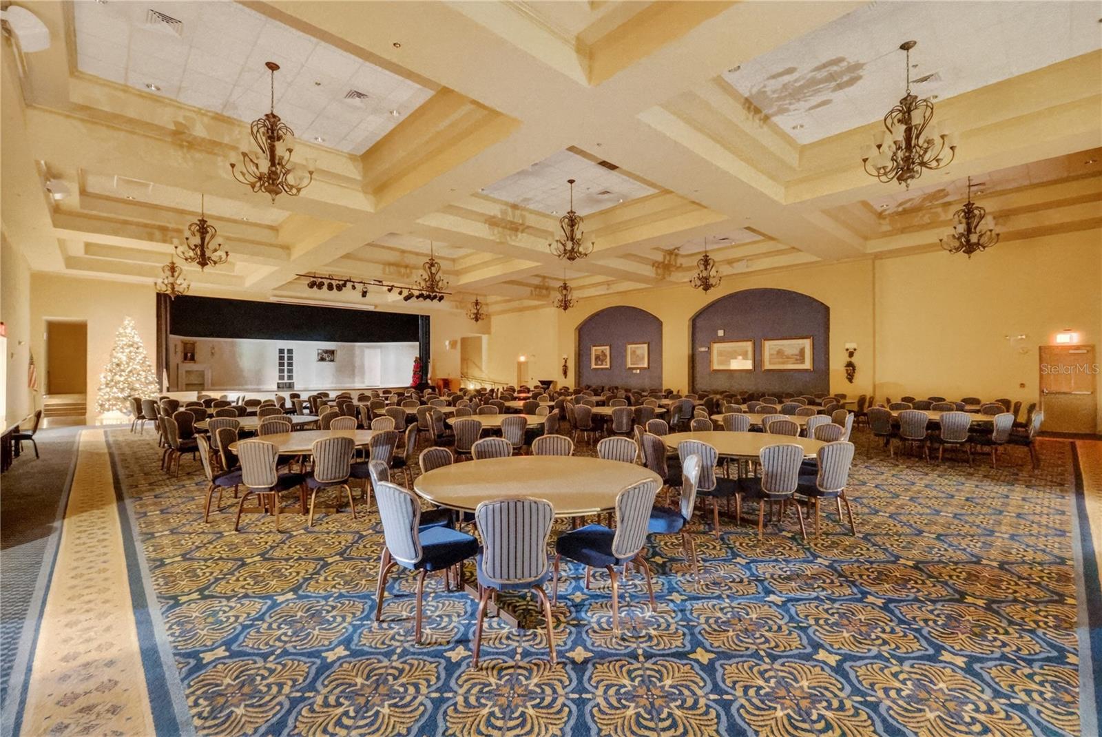 ARLINGTON RIDGE - Residential