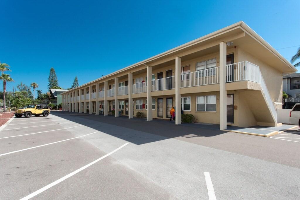 HARBOR HOUSE CONDOS - Residential