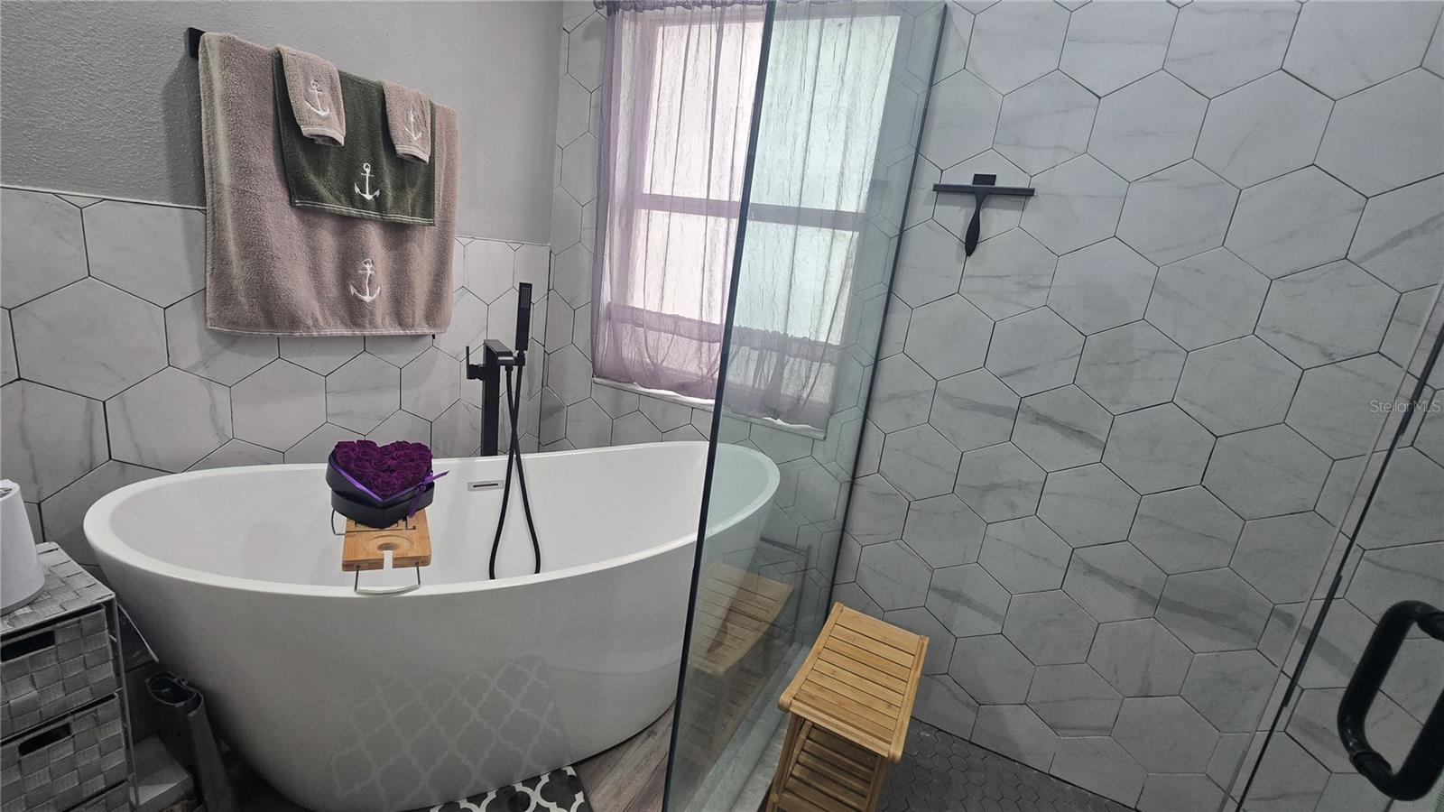 HERITAGE LAKES - Residential Lease