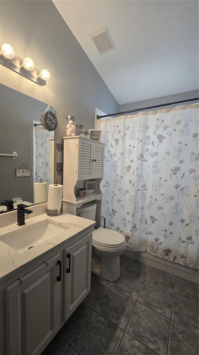 HERITAGE LAKES - Residential Lease