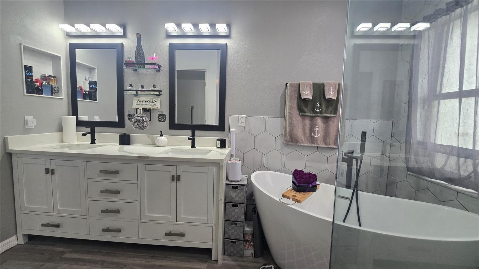 HERITAGE LAKES - Residential Lease