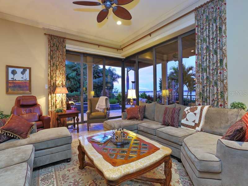 RIVERDALE - Residential