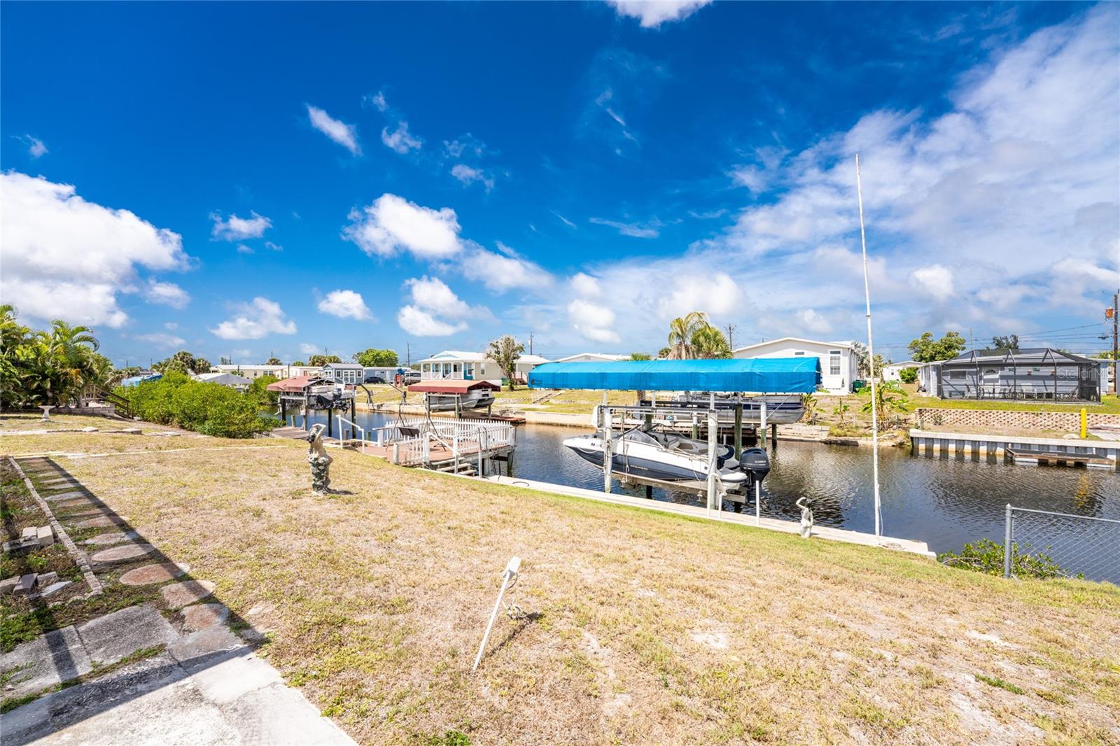 HOLIDAY MOB ESTATES 2ND ADD - Residential