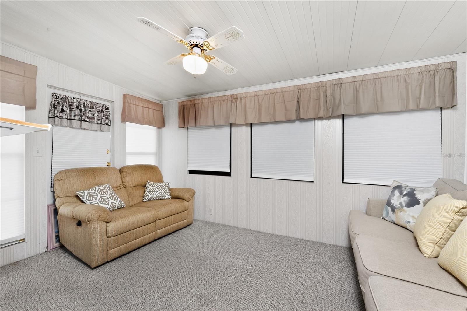 HOLIDAY MOB ESTATES 2ND ADD - Residential