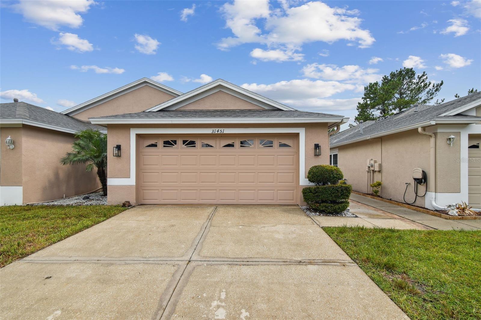 This charming residence features 3 bedrooms, 2 bathrooms, a spacious 2-car garage, and a laundry room complete with washer and dryer. The screened-in backyard offers a private retreat with no rear neighbors—perfect for relaxing and enjoying nature from the patio.
Inside, the split floor plan provides added privacy, separating the master suite from the additional bedrooms. The master suite includes two closets and a luxurious ensuite bathroom with dual sinks, a garden tub, and a walk-in shower. The two additional bedrooms are located on the opposite side of the home and share a full bathroom.
Don’t miss the opportunity to make this home yours—contact me today to schedule your private showing!