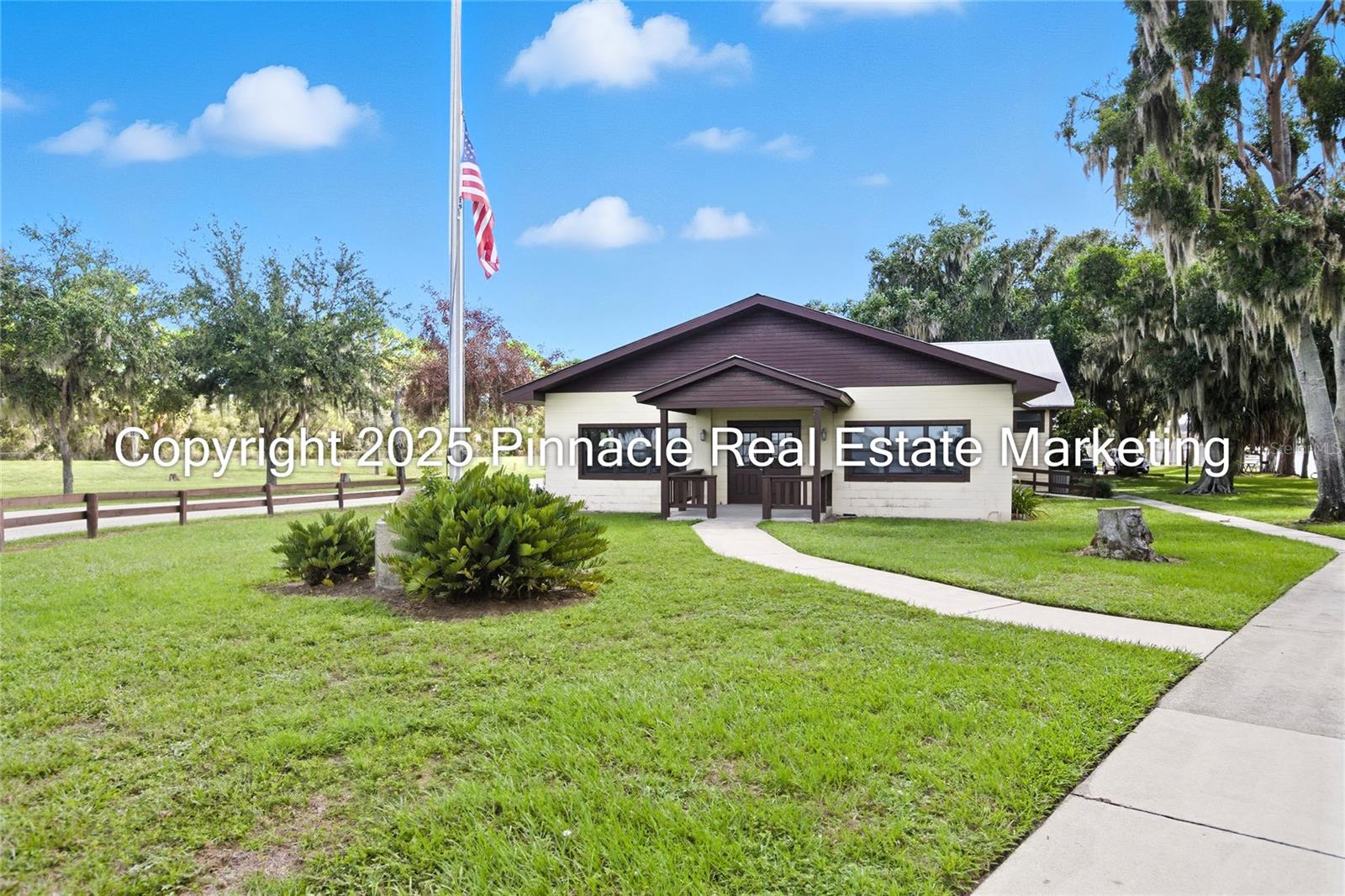 LEISURE LAKES SEC 01 - Residential Lease