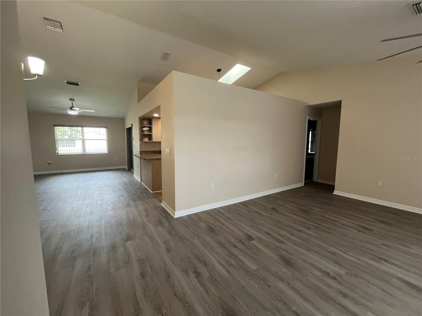 LEISURE LAKES SEC 01 - Residential Lease