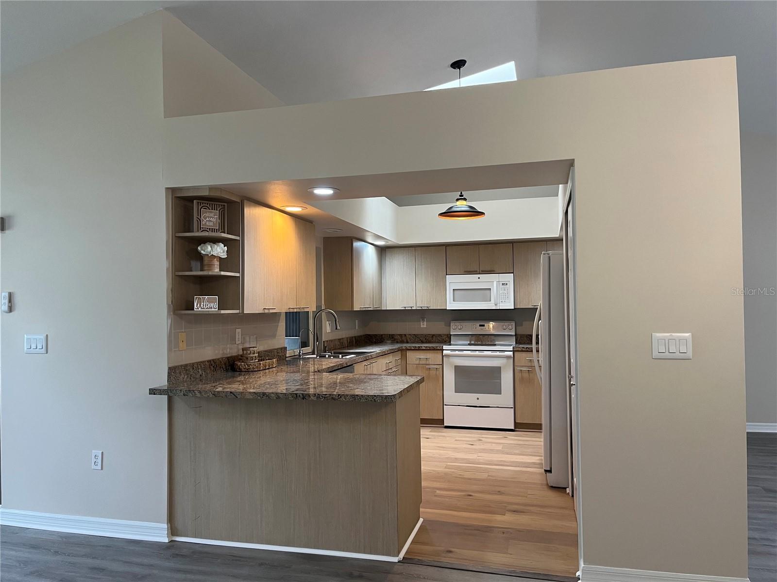 LEISURE LAKES SEC 01 - Residential Lease