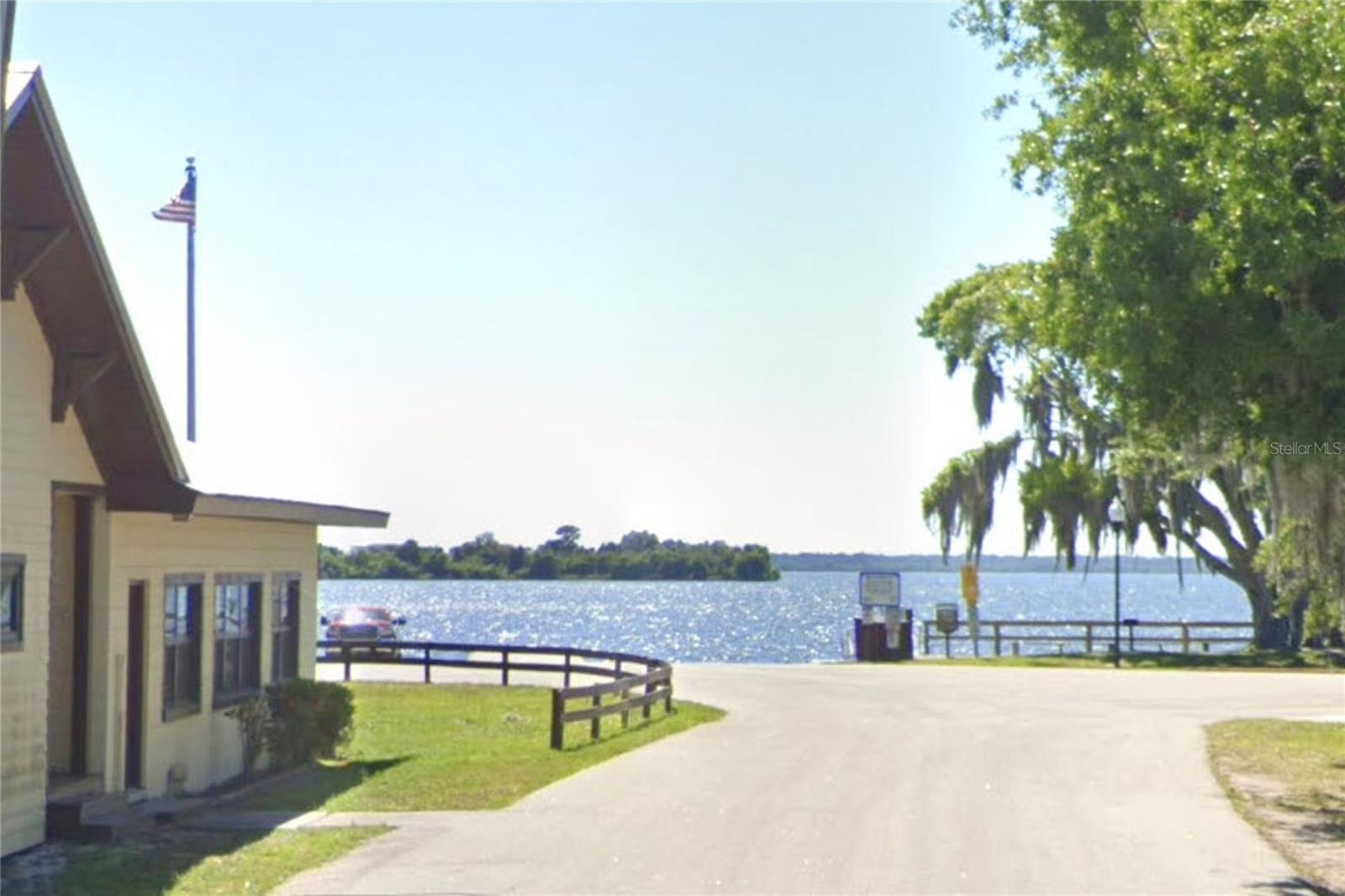 LEISURE LAKES SEC 01 - Residential Lease