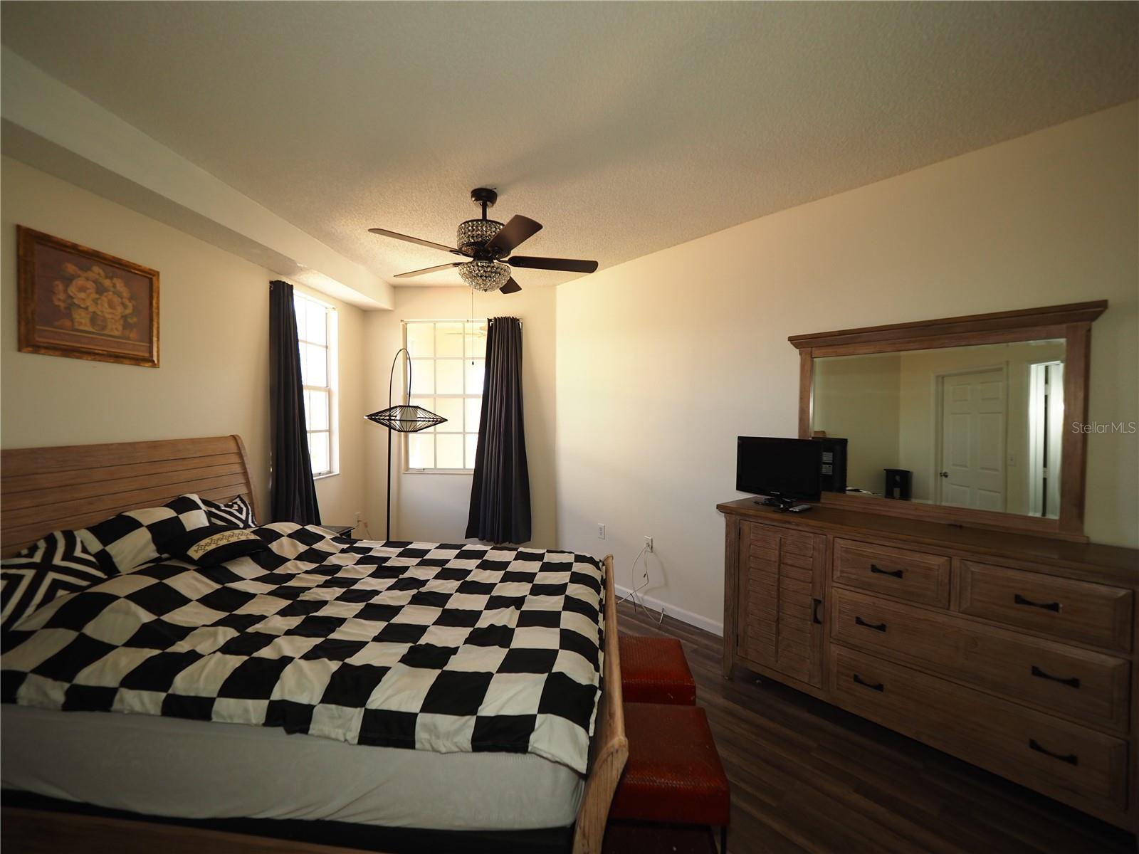 LAS PALMAS - Residential Lease